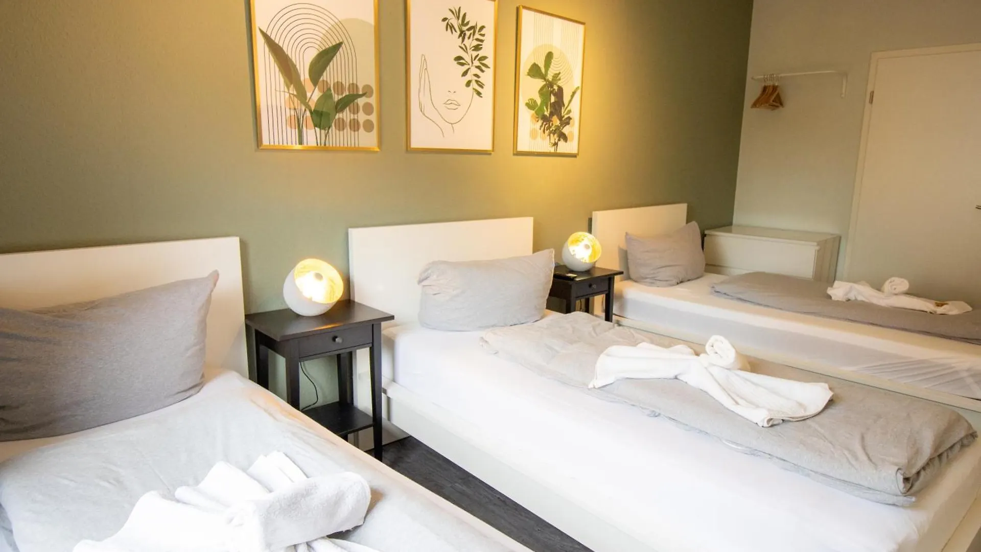 Wohnung Fuer 5 Gaeste Grosse Kueche Messe- Und Citynah Hannover Apartment