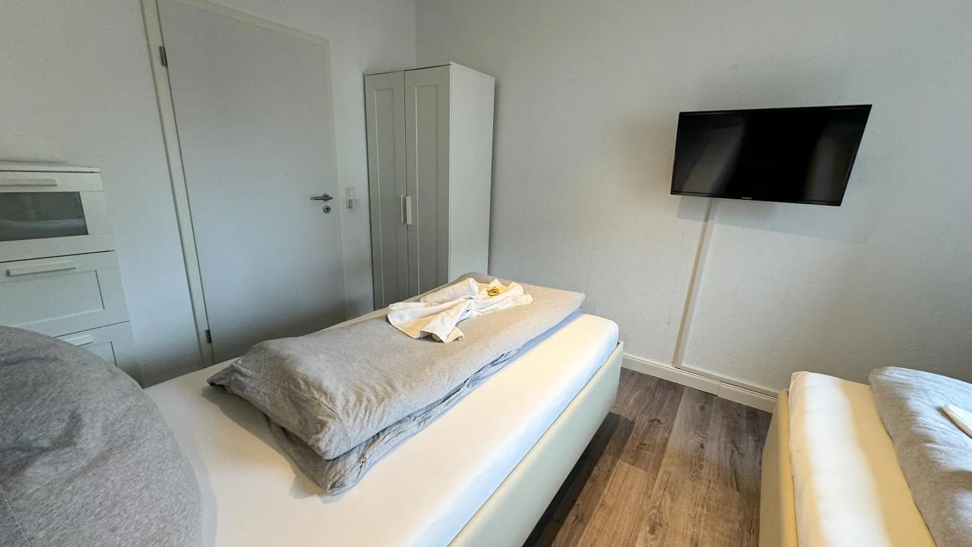 Wohnung Fuer 5 Gaeste Grosse Kueche Messe- Und Citynah Hannover Apartment